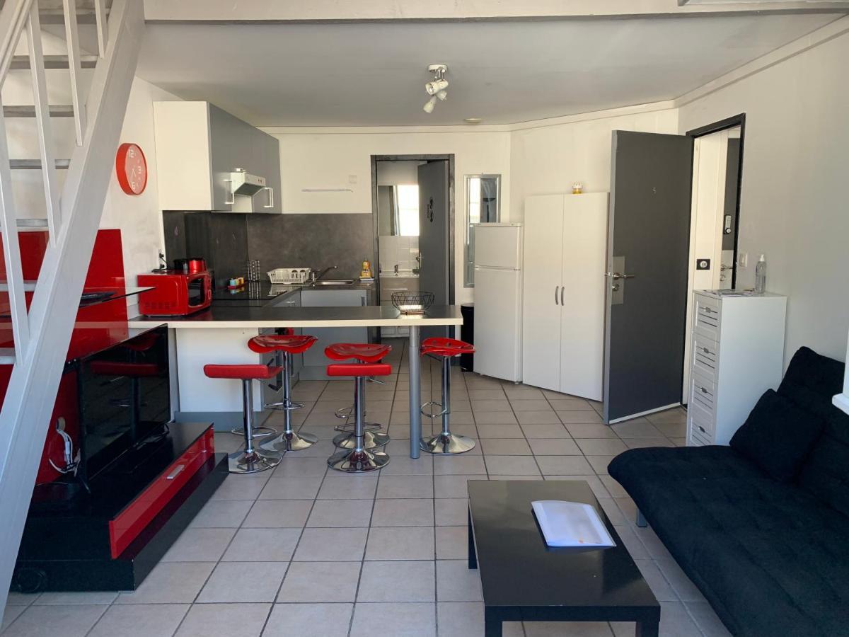 Appartement T3 Tout Confort En Duplex A 20Mn A Pied Du Centre-Ville Avec Tv Et Wifi La Rochelle  Bagian luar foto